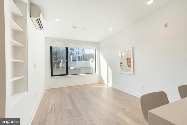 Photo - 965 Frankford Ave Unit 204