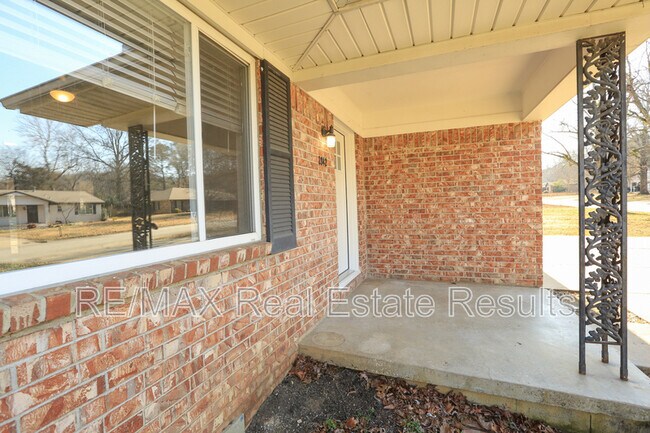 Photo - 2842 N Loxley Ave