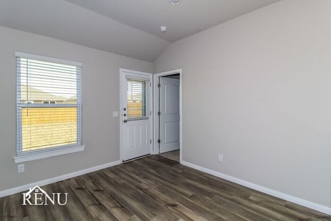 Photo - 1617 Maroon Dr