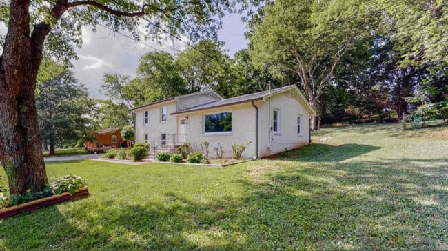 Photo - 202 Caldwell Dr