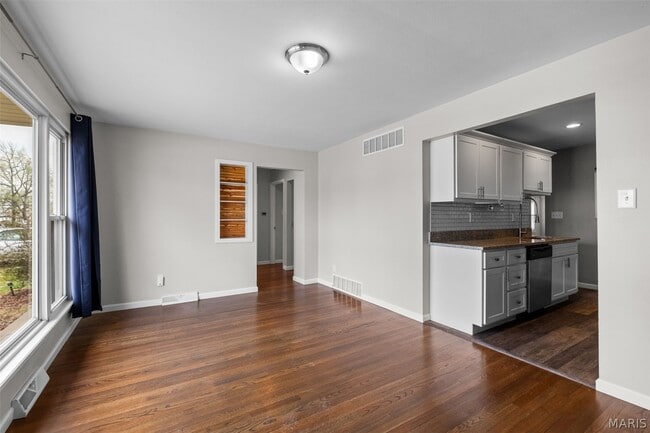 Photo - 526 Lynn Haven Ln