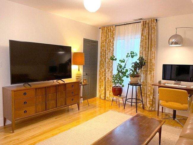 Photo - 2623 W Rice St Unidad 2