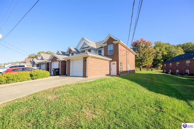 Building Photo - 123 Poplar Cir