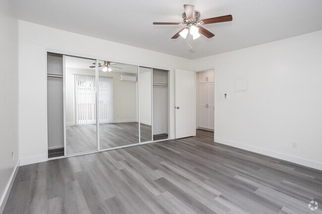 1BR, 1BA - 750SF - Bedroom - Woodglen Apartments