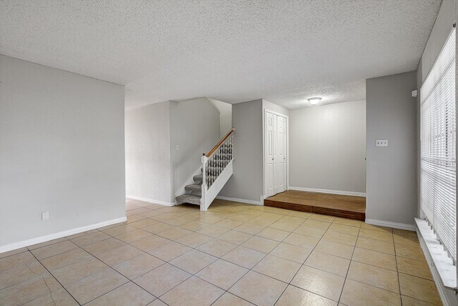 Photo - 5825 W Tidwell Rd