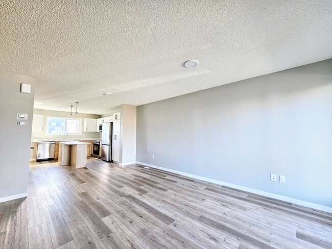 Photo - 2727-2194 194 St NW