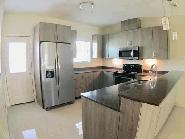 Photo - 418 Newport Ave