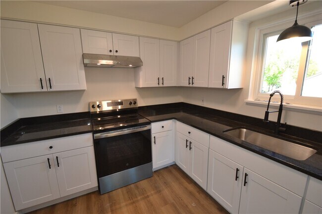 Photo - 405 Garfield Ave