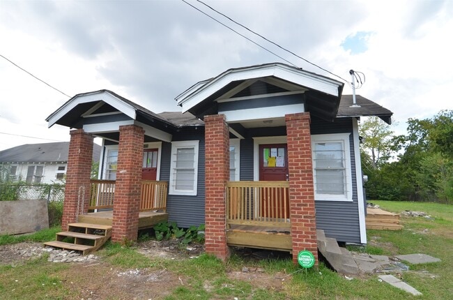 Building Photo - 1905 Stevens St