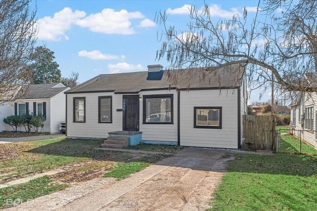 Photo - 2400 Broadway Dr