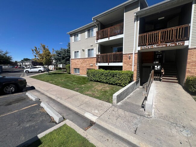 Photo - 857 Meadow Pine Ct