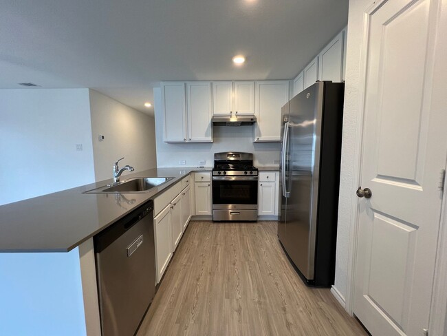 Photo - NEW AND VERY AFFORDABLE 4BDRM HOME IN LOND...
