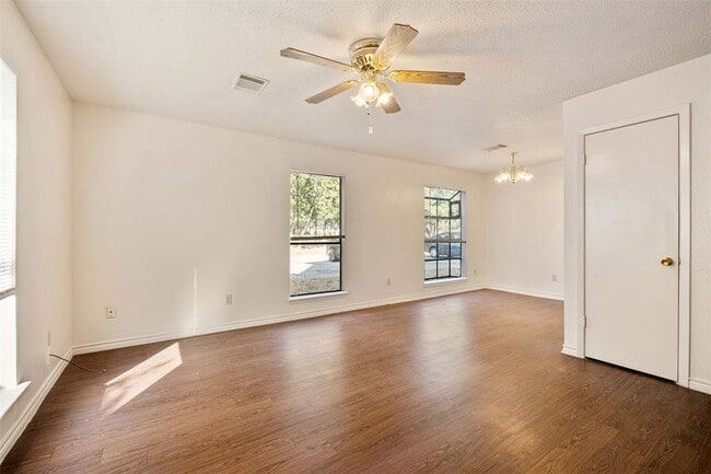 Photo - 115 S Frio St Unit I