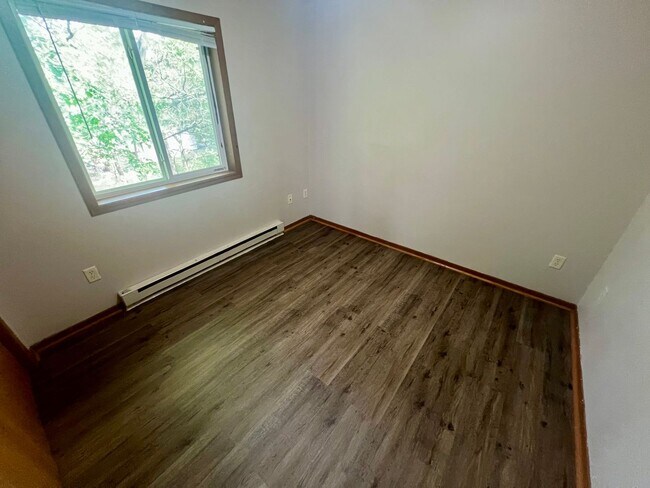 Photo - 3304-3306 Fenwick Avenue Unit 3306 Fenwick Avenue