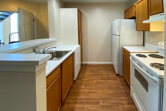 Photo - BRITTANY POINT APARTMENTS