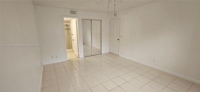 Photo - 9001 Wiles Rd Unidad 103-3