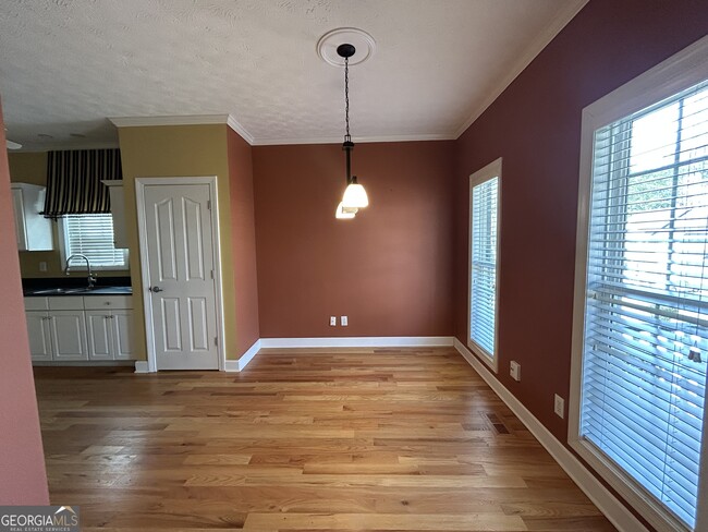 Photo - 111 Hanbury Ln