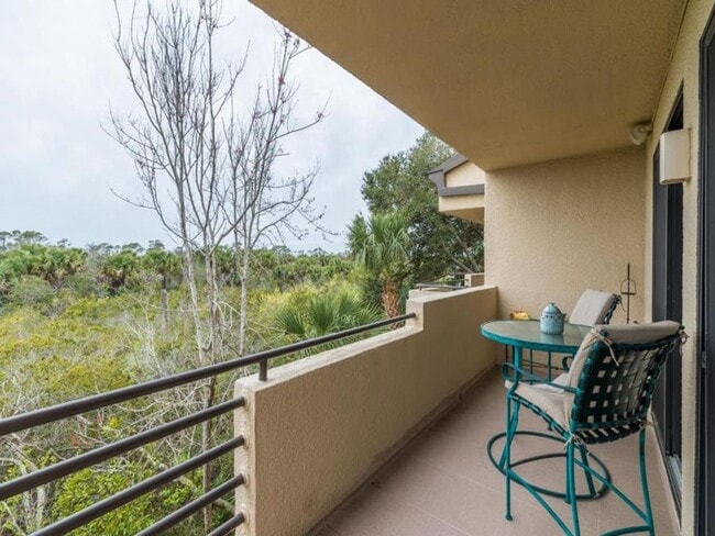 752 Spinnakers Reach Dr