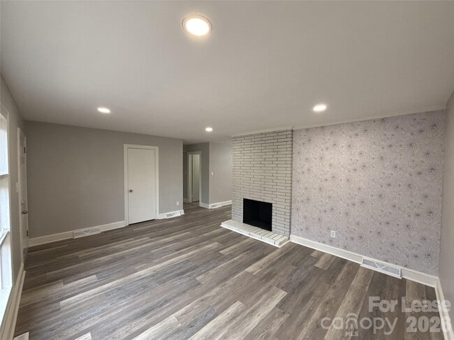 Photo - 2745 Dogwood Ave