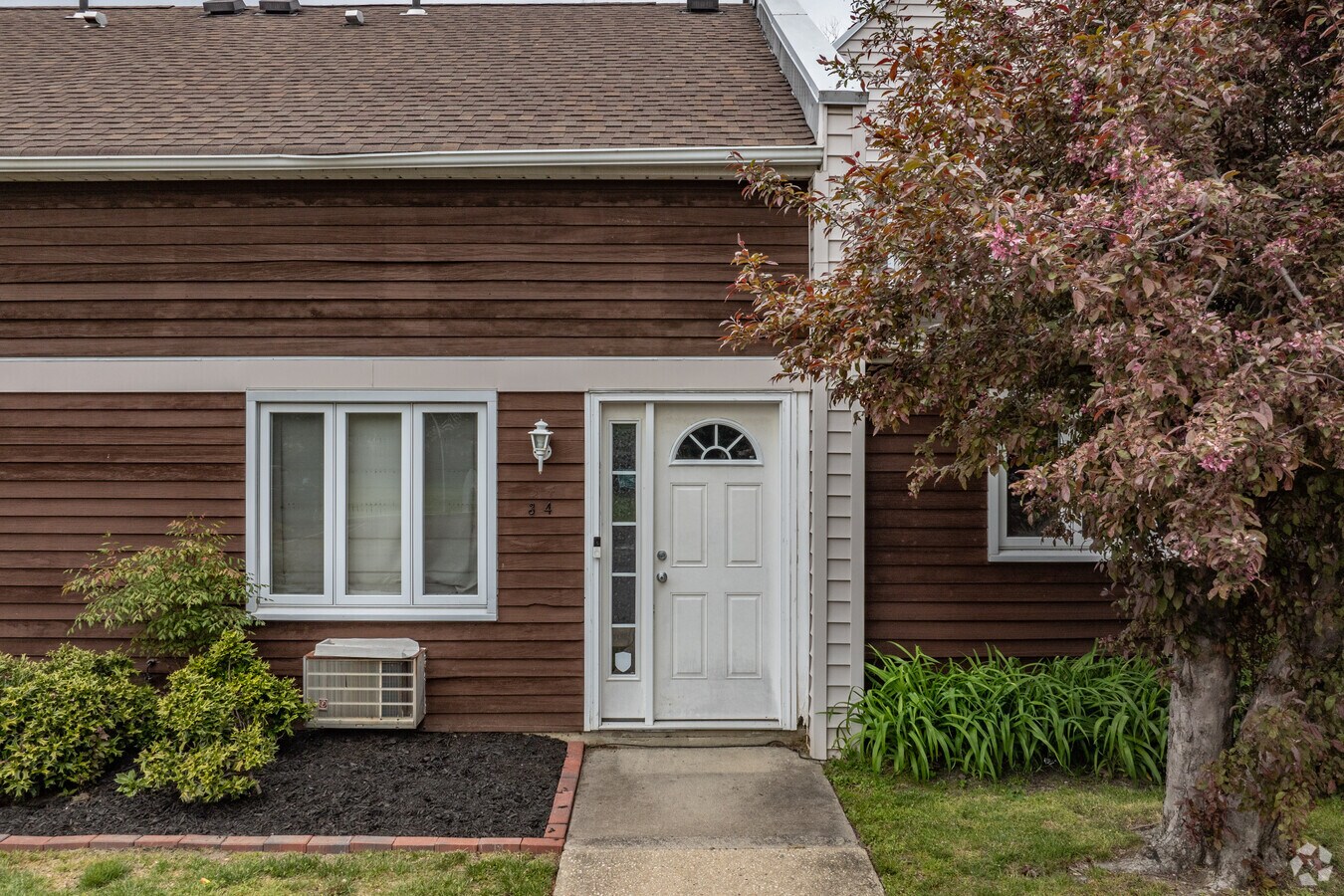 Entrance - Hickory Leas Condominium