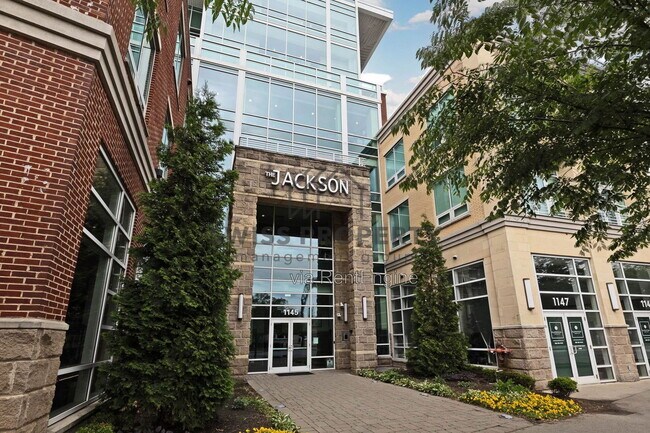 Photo - 1145 N High St Unit 504