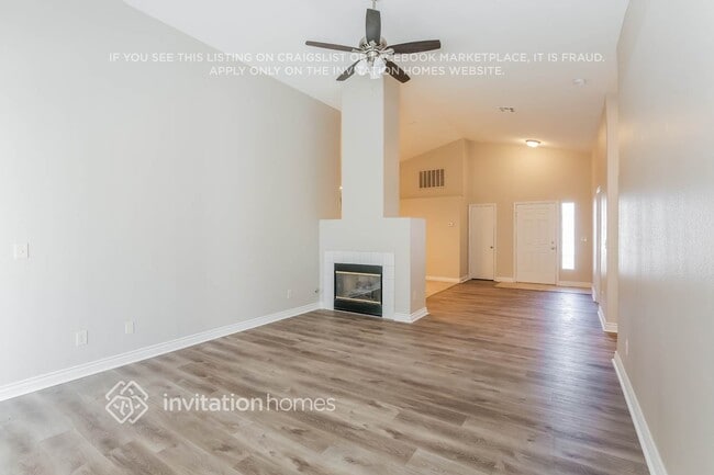 Photo - 627 Zalataia Way