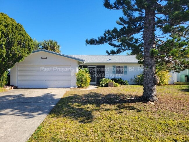 Building Photo - 1985 Cove Dr