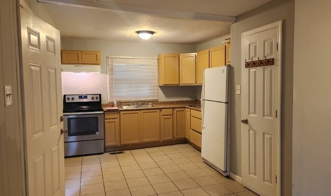 Building Photo - 161 W Wadsworth Cir Unit 161