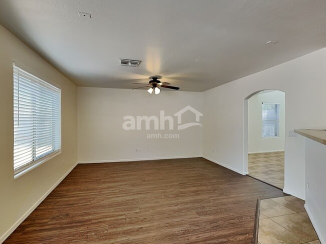 Photo - 1610 W Pollack St