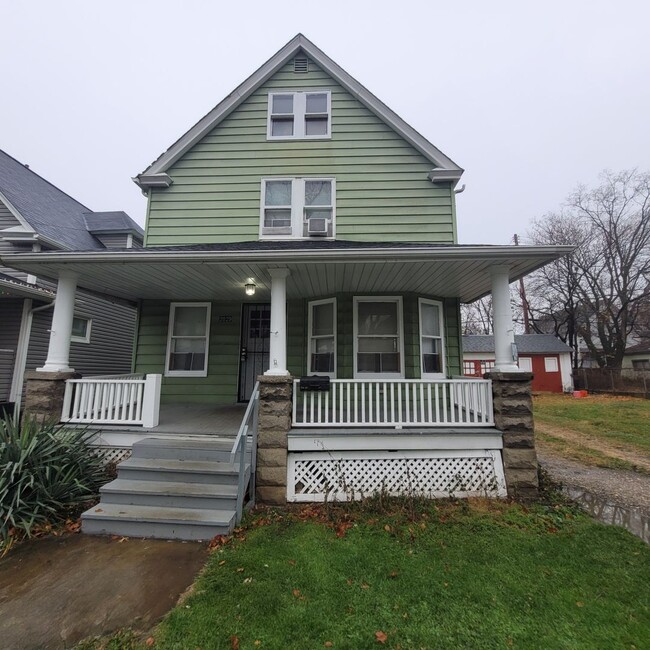 Single Family Home 3 beds 1 bath Available... - Single Family Home 3 beds 1 bath Available...