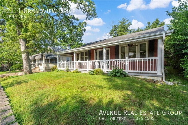 Photo - 2111 Grandview Dr House