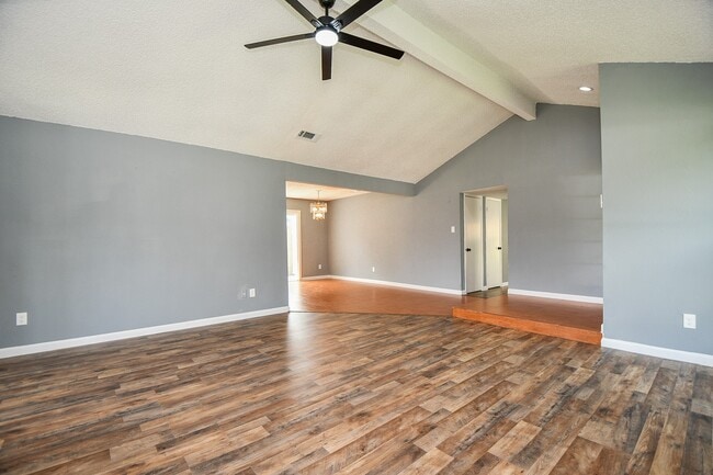 Photo - 17022 Quail Park Dr