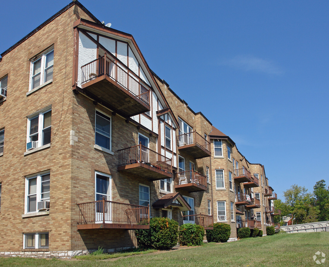 Broadway Bluffs Apartments - Broadway Bluffs Apartments