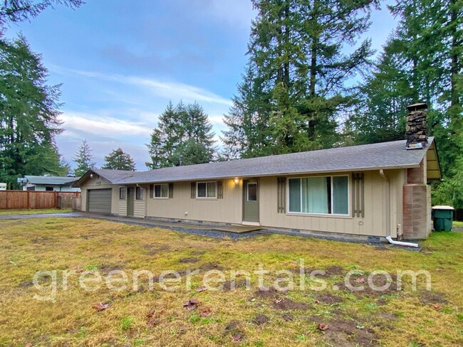 Spacious 3BD 2.25BA Rambler Near Black Lake - Spacious 3BD 2.25BA Rambler Near Black Lake Casa