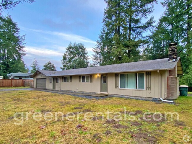 Building Photo - Spacious 3BD 2.25BA Rambler Near Black Lake Rental