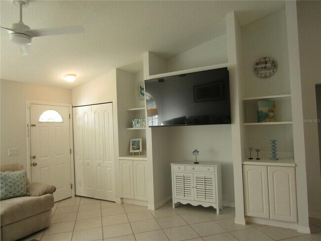 Photo - 142 Solana St