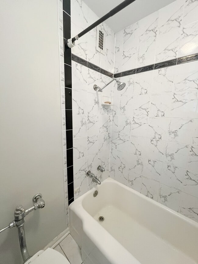 Photo - 535 N Michigan Ave Unidad 1403