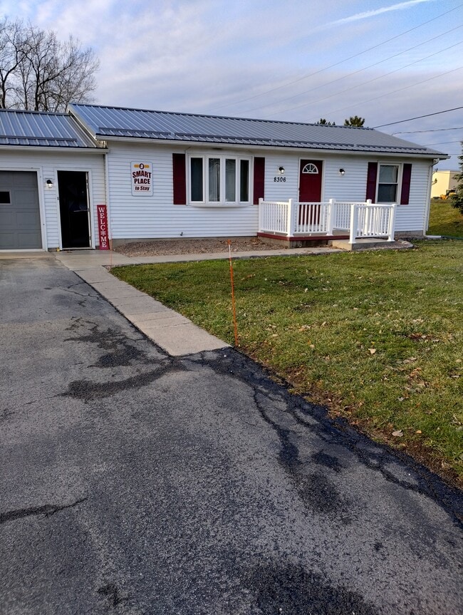 Building Photo - 8306 Park Rd Rental