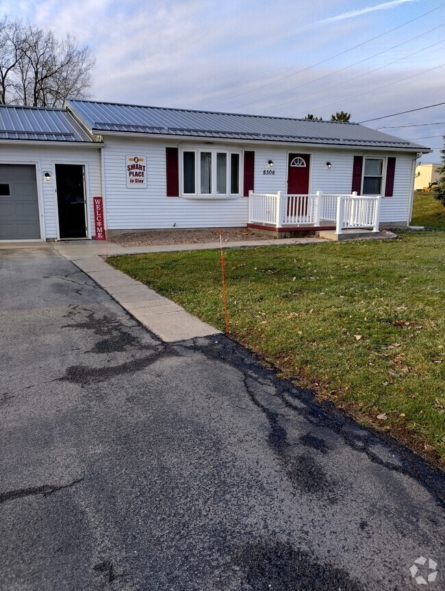 Building Photo - 8306 Park Rd Rental