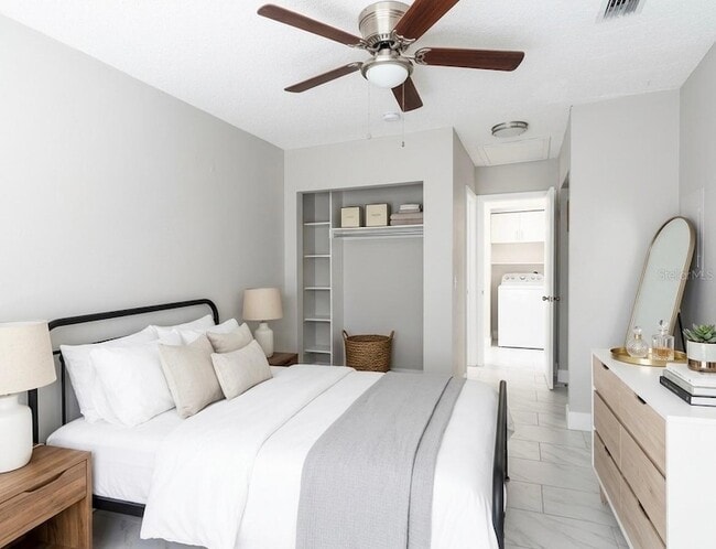 Photo - 2893 Webley Dr NE