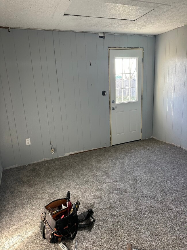 Photo - 275 Crosswell Ave