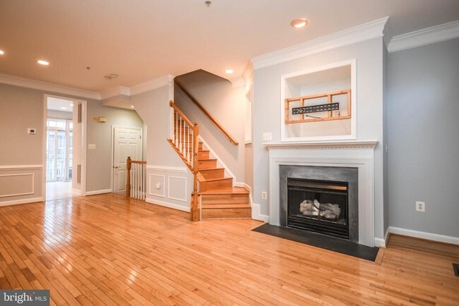 1303 Cameron Hill Ct