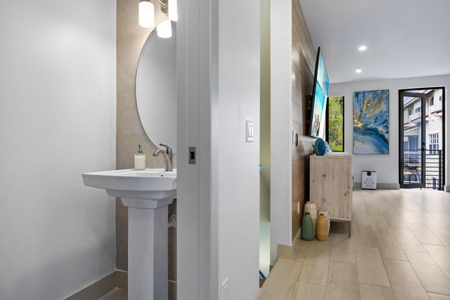 Photo - 428 SE 12th Ct