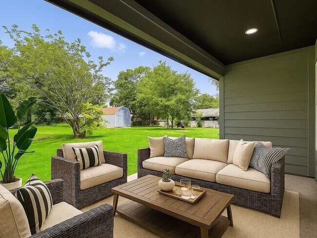 Photo - 1004 Branch St