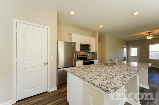 Photo - 14367 Gunsight Pass