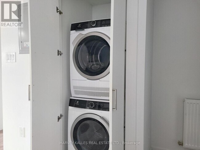 Photo - 521 Browns Line Unit 2