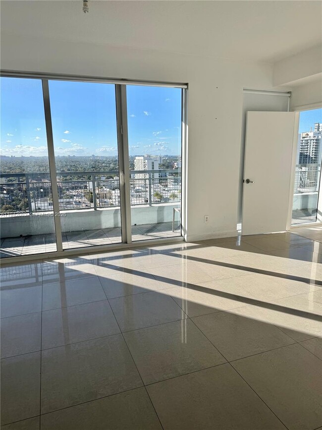 Photo - 60 SW 13th St Unidad 1519