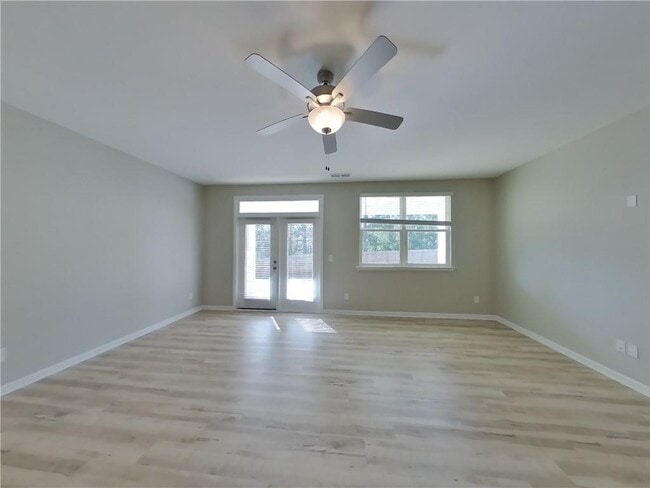 Photo - 173 Everett Sq