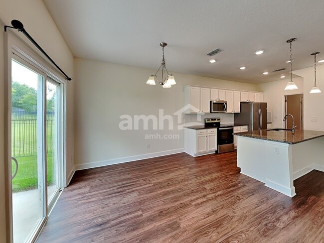 Photo - 8577 Highfield Ave