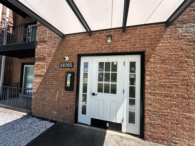 Photo - 10205 Dearlove Rd Unit 102
